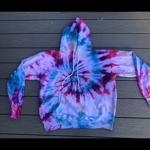 tie dye sweatshirt!